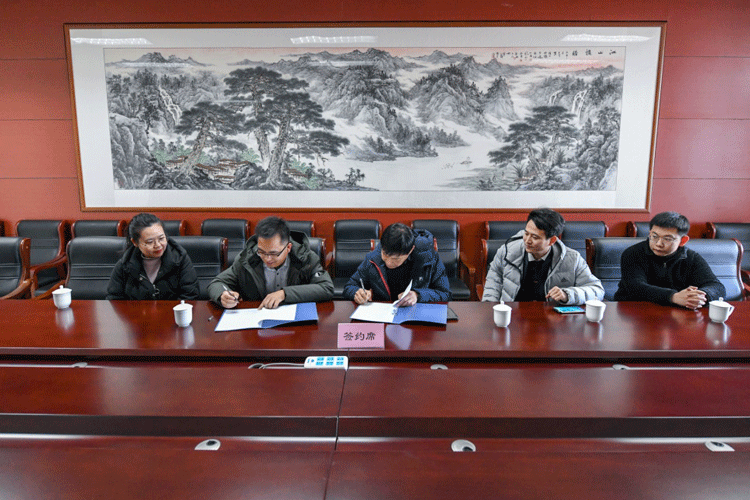 1614911221174235.gif 图片1.gif